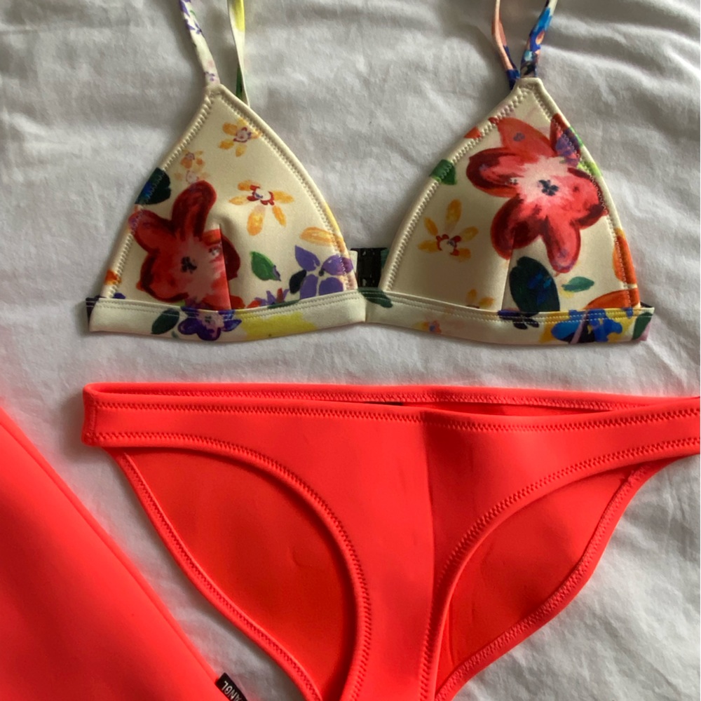 Triangl swim Missy top and bottoms with bag